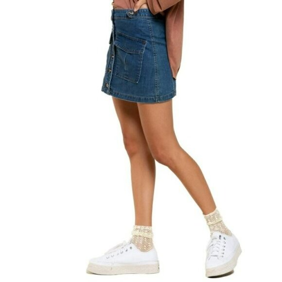 NWT POL Button Front Two Flap Pockets Denim Mini Jean Skirt - Picture 2 of 13